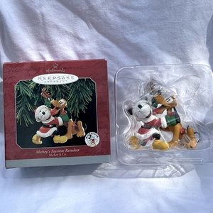 Hallmark Ornament Mickey’s Favorite Reindeer